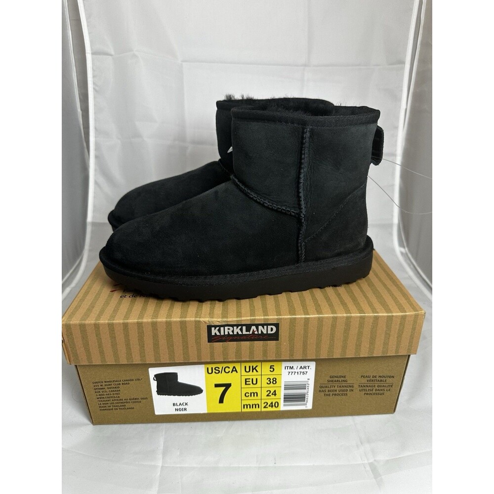 Kirkland Signature Women’s Shearling Black Boots Size 7 New In Box with Tags
